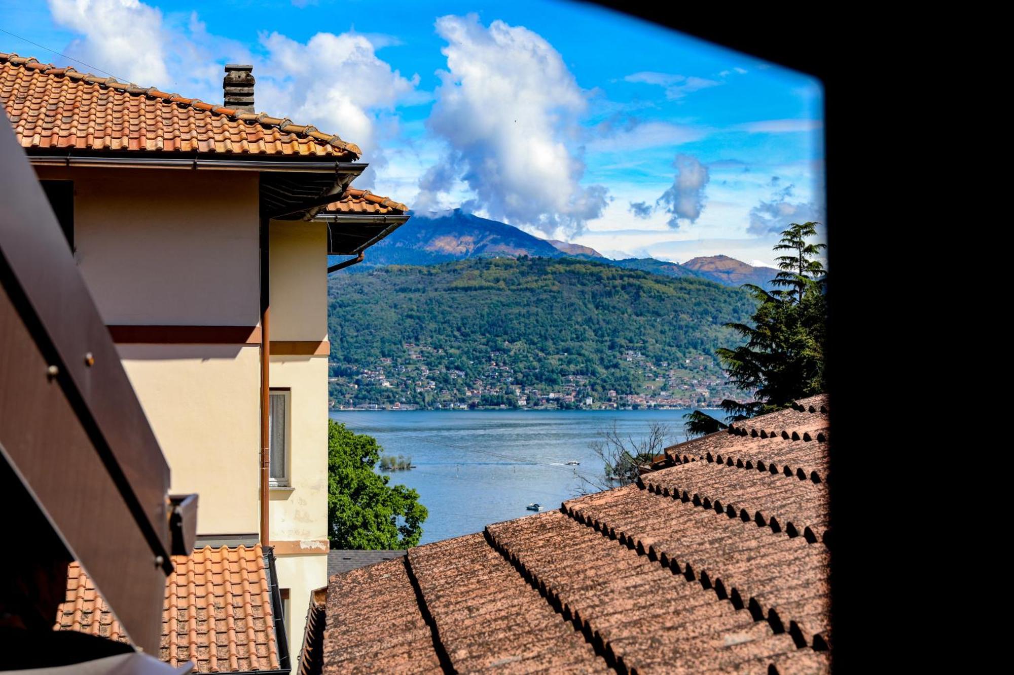 Vittoria Holiday House - Tulip Apartment And Tulip Room Stresa Exterior foto