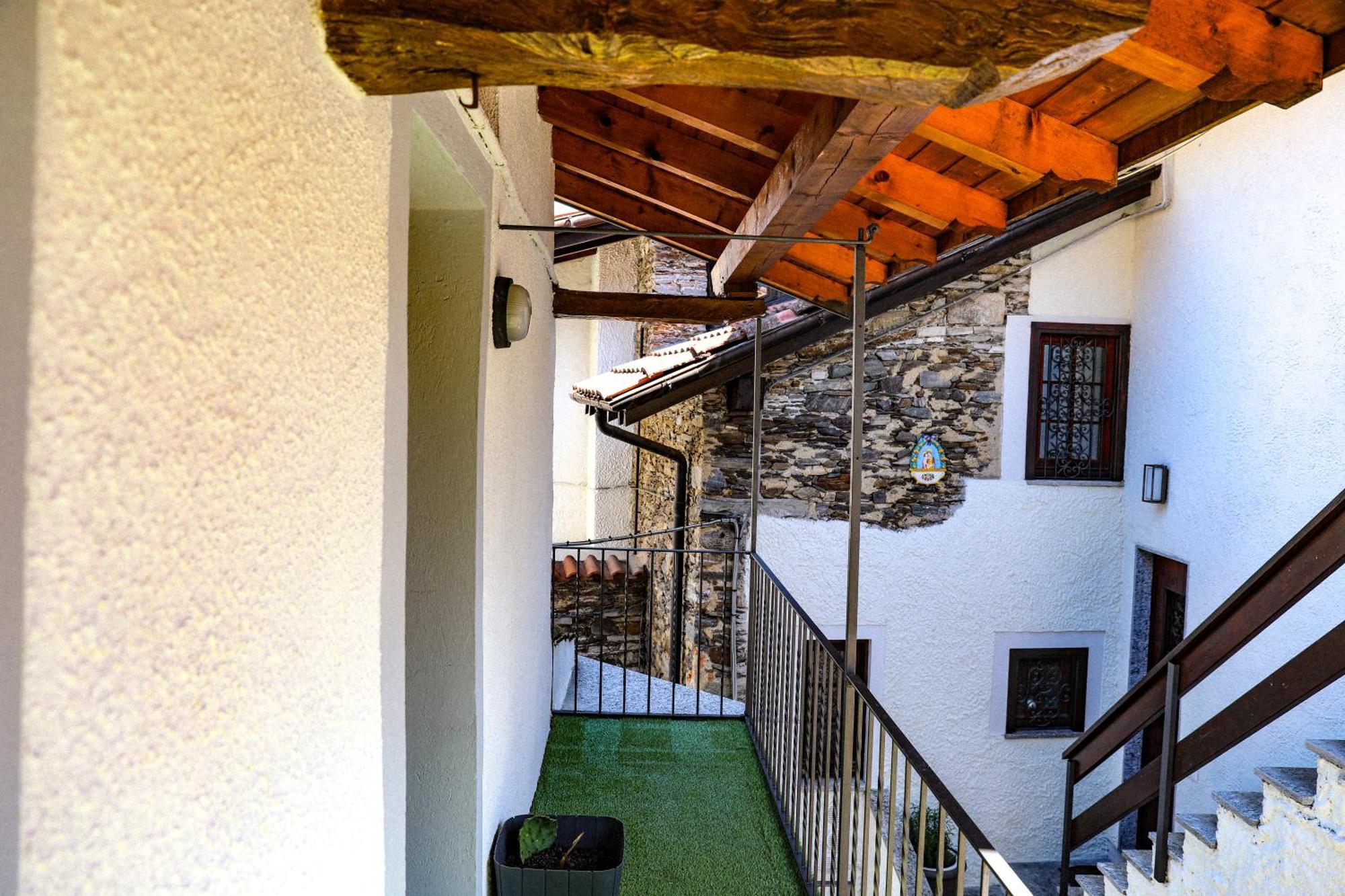 Vittoria Holiday House - Tulip Apartment And Tulip Room Stresa Exterior foto